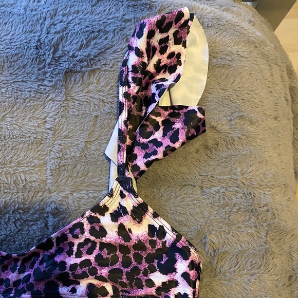 Cheetah Print bikini top Shein - Picture 2 of 4